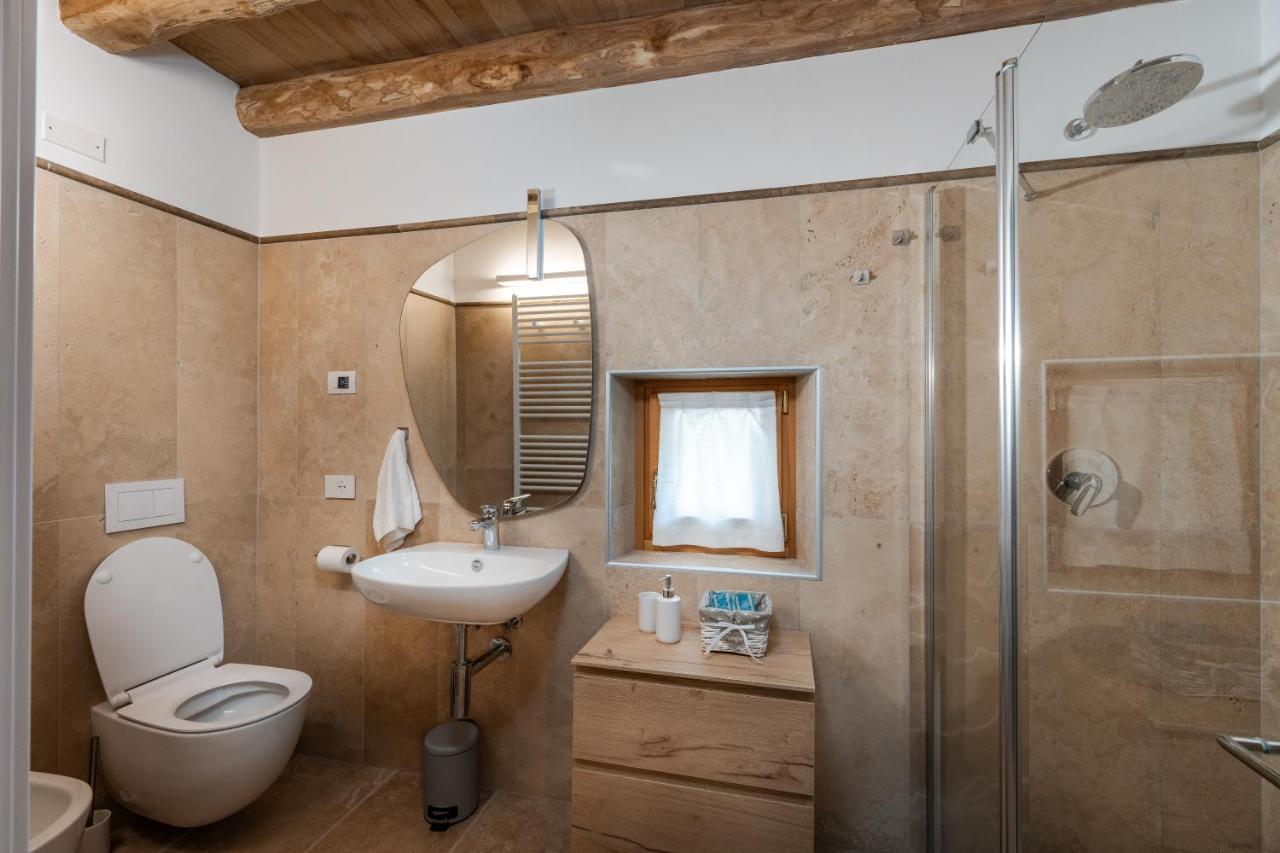 Double Room,1468177142:JPEG